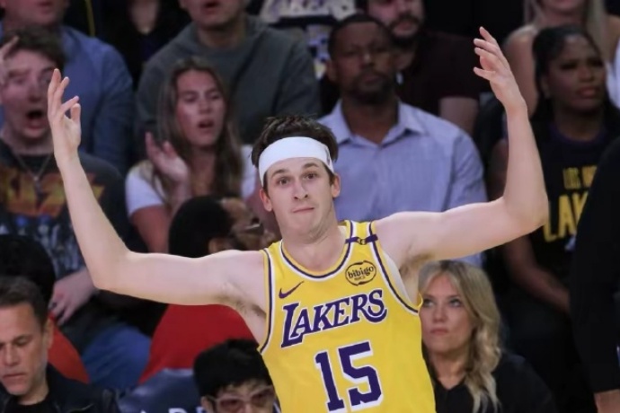 里夫斯拒绝湖人4年8920万美元顶薪续约,寻求更大合同 里夫斯拒绝湖人4年8920万美元顶薪续约,寻求更大合同